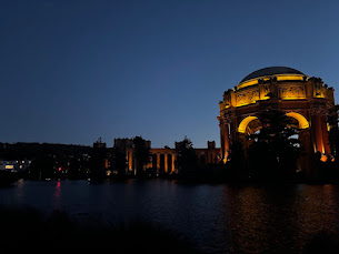 San Francisco's Palace of Fine Arts during dusk