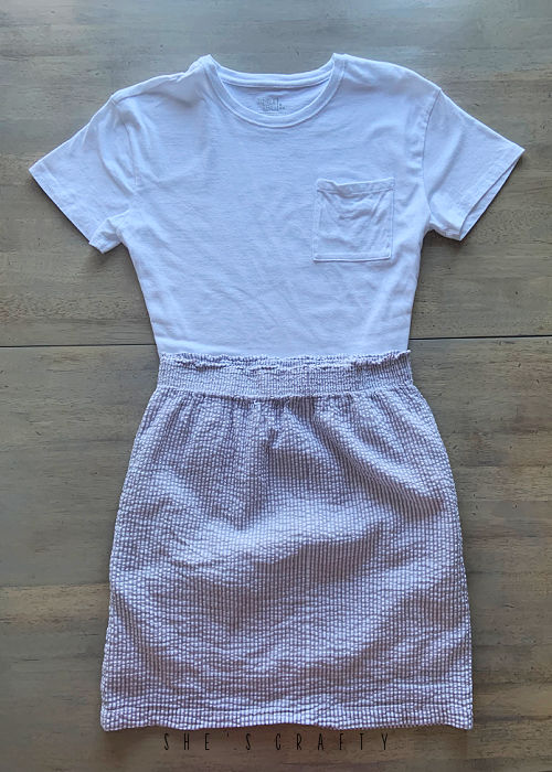Summer outfit ideas for mom - white T and skirt with pockets