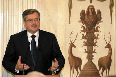 Bronisław Komorowski i symbole, polityka, wiadomości