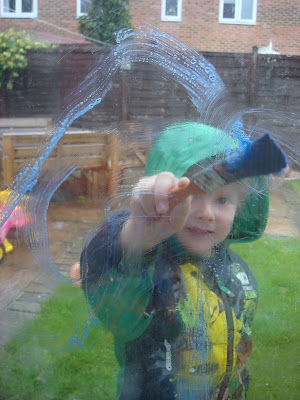 Ideas for outdoor play in the rain