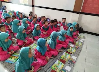 Foto Kegiatan anak TK Cipete untuk kegiatan menggambar