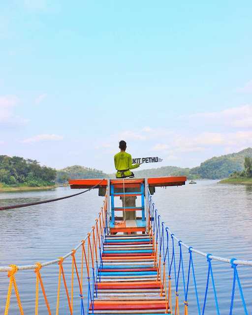 Spot Foto Bukit Pethu Kulon Progo