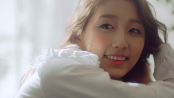 Lovelyz' Babysoul (베이비 소울) in Hi~ MV