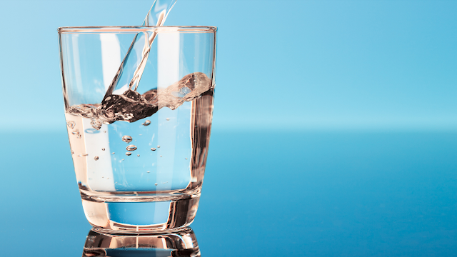 5 "amazing" benefits of drinking water as soon as you wake up