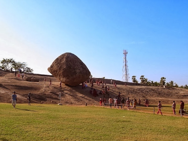 bola de mantequilla Mahabalipuram roca enorme en equilibrio