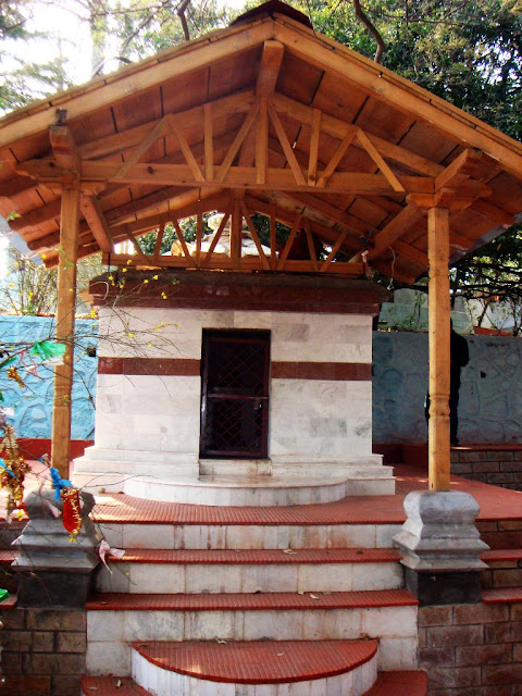 Mukteshwar Dham Temple is one of the popular places around the town. Mukteshwar Dham is very important shrine for many around this hilly area of Kumaon. Temple is located on a hill which is extremely peaceful. Mukteshwar Dham temple is located at an altitude of approx 2300 meters above sea level and can be approached by stone stairs. The temple is dedicated to lord Shiva a