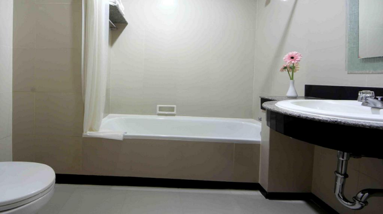 Bentani Hotel & Residence Bathtub