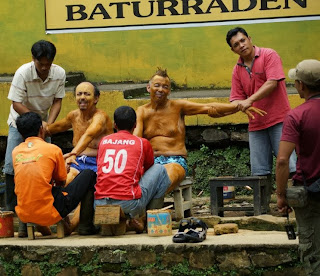 Suasana Mandi Belerang