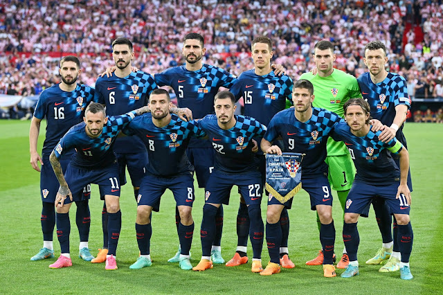 SELECCIÓN DE CROACIA. Temporada 2022-23. Luka Ivanušec, Josip Šutalo, Martin Erlić, Mario Pašalić, Dominik Livaković, Ivan Perišić. Marcelo Brozović, Mateo Kovačić, Josip Juranović, Andrej Kramarić y Luka Modrić. SELECCIÓN DE CROACIA 0 🆚 SELECCIÓN DE ESPAÑA 0 En los penaltis: SELECCIÓN DE CROACIA 4 🆚 SELECCIÓN DE ESPAÑA 5 Domingo 18/06/2023, 20:45 horas. Liga de Naciones de la UEFA, Final. Rotterdam, Países Bajos, De Kuip Stadion: 48.000 espectadores. GOLES: no hubo. PENALTIS: ⚽1-0: Nikola Vlašić, gol. ⚽1-1: Joselu, gol. ⚽2-1: Marcelo Brozović, gol. ⚽2-2: Rodri Hernández, gol. ⚽3-2: Luka Modrić, gol. ⚽3-3: Mikel Merino, gol. ❌3-3: Lovro Majer, para Unai Simón. ⚽3-4: Marco Asensio, gol. ⚽4-4: Ivan Perišić, gol. ❌4-4: Aymeric Laporte, larguero. ❌4-4: Bruno Petković, para Unai Simón. ⚽4-5: Dani Carvajal, gol.