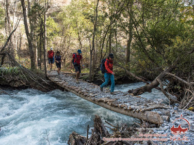 Contrasting trekking trip in the Pamirs