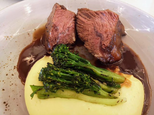 Braised 12 Hours Wagyu Beef Cheek Au Jus, Pomme Puree, Broccolini