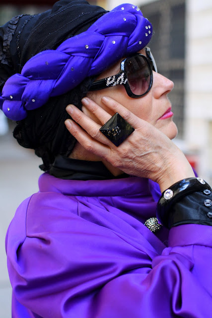 ring-purple-black-fashion-cell phone