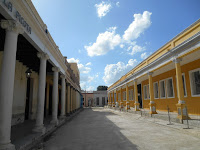 plaza de la marqueta holguin