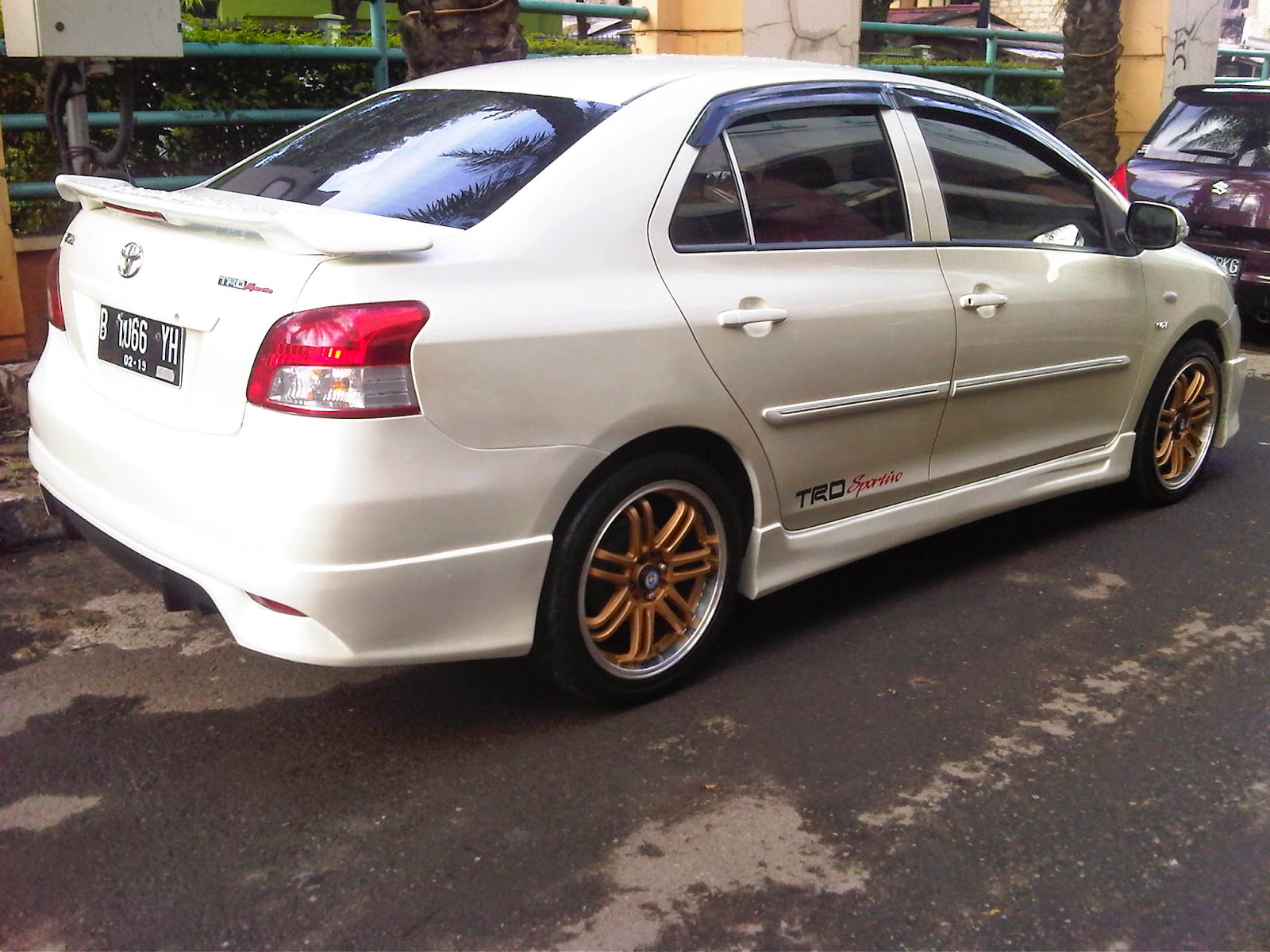 Toyota Vios Limo Ex BB 2009 Paket Modifikasi 4 F12 AUTO