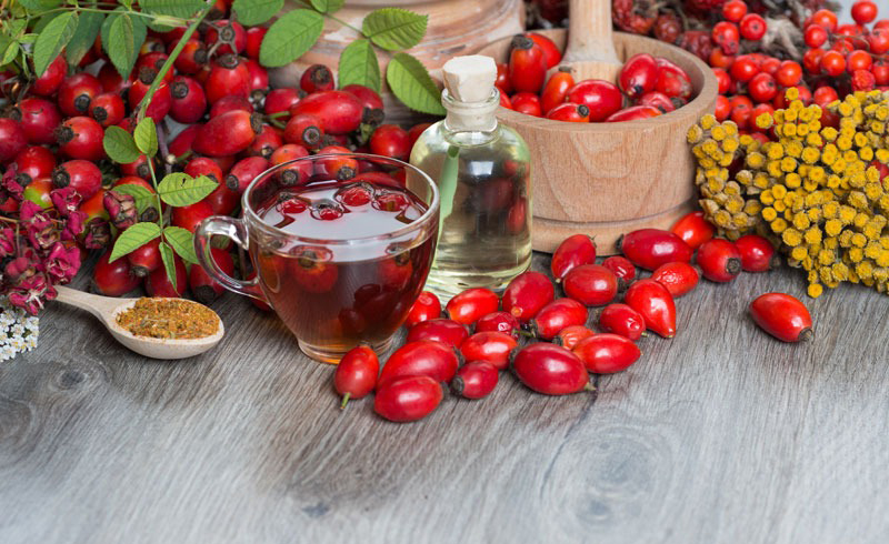 8 Benefits of Rosehip Oil For Your Skin
