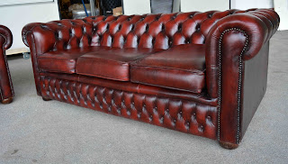 divano chesterfield bordeaux inglese tre posti