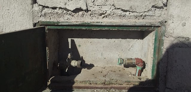 Robaron medidores de agua en viviendas del Barrio San José 