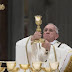 EL PAPA FRANCISCO INSTA A UNA COMUNICACIÓN QUE SEPA ANTEPONER LA VERDAD A LOS INTERESES 
