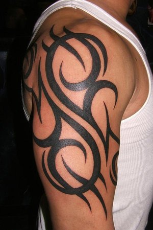 Tribal Arm Half Sleeve Tattoos - Tribal Polynesian black half sleeve arm tattoo (With ... / The design can reveal the definition of the underlying muscles on a man's arm, making him look even more muscular.
