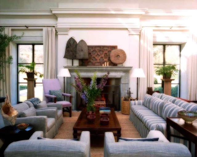 Wonderful Living Room with Luxury Flowers Design