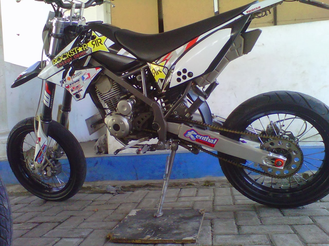 Foto Modifikasi Motor Kawasaki KLX 150S D Tracker Dan KLX 250 50