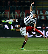 Jornada en Italia marcada por el partido en la cumbre entre Milan y Juventus .