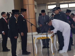 Pj. Bupati Tangerang Lantik Kades, Dari 18 Kades 1 Masih Proses Gugatan