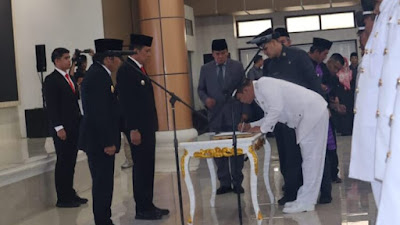 Pj. Bupati Tangerang Lantik Kades, Dari 18 Kades 1 Masih Proses Gugatan