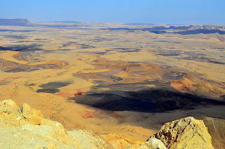 makhtesh ramon crater view near mitzpe ramon