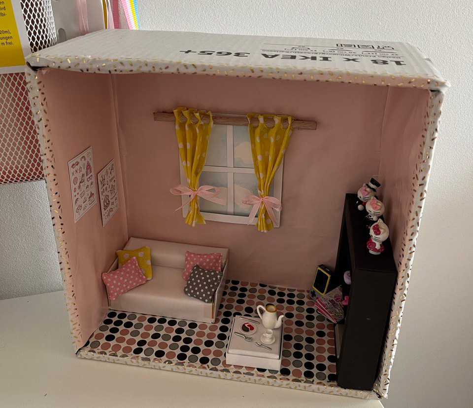 Casinha de bonecas de papelao