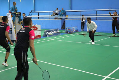 Perkuat Hubungan Bilateral, Kepala BP Batam Badminton Bersama Menteri Singapura