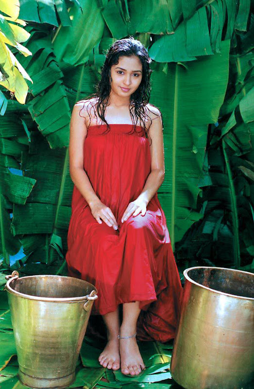 Tamil Actress Gajala Hot Stills Gajala Hot Navel Show sexy stills