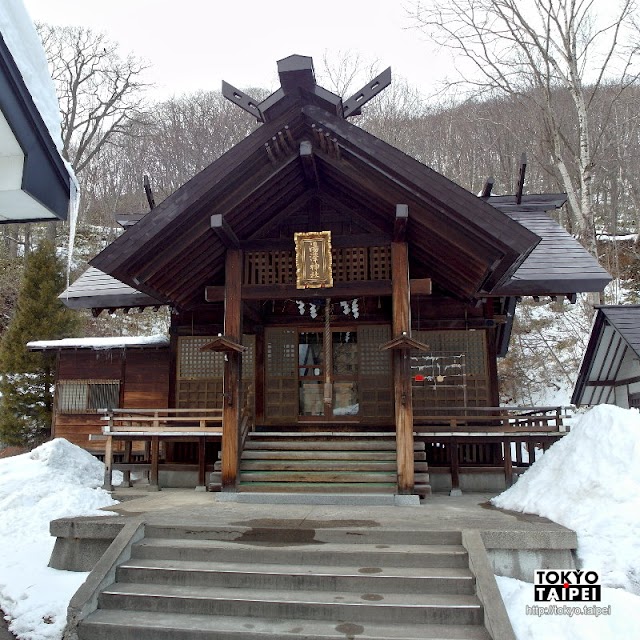 【湯澤神社】短暫告別喧鬧市街　造訪溫泉開拓者的神社