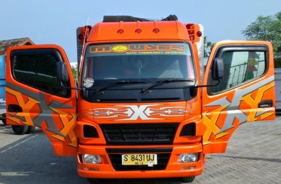 variasi mobil truk dutro warna orange