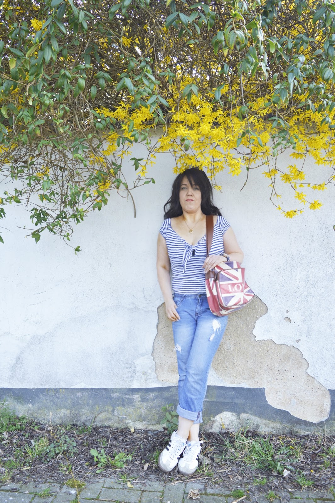 Outfit with Shirt Boyfriends and Adidas 'Samba' Sneaker