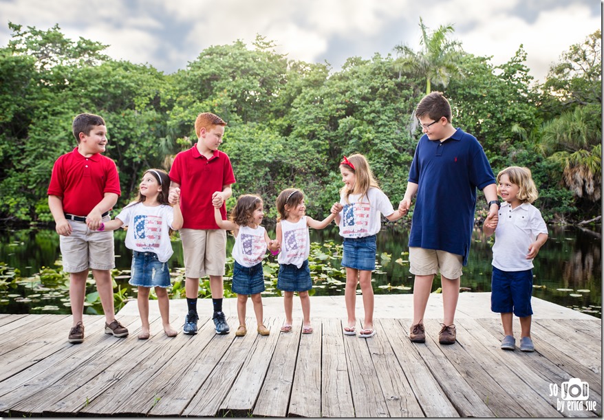 Extended-Family-Photo-Session-Hugh-Taylor-Birch-State-Park-FL-Photographer--8