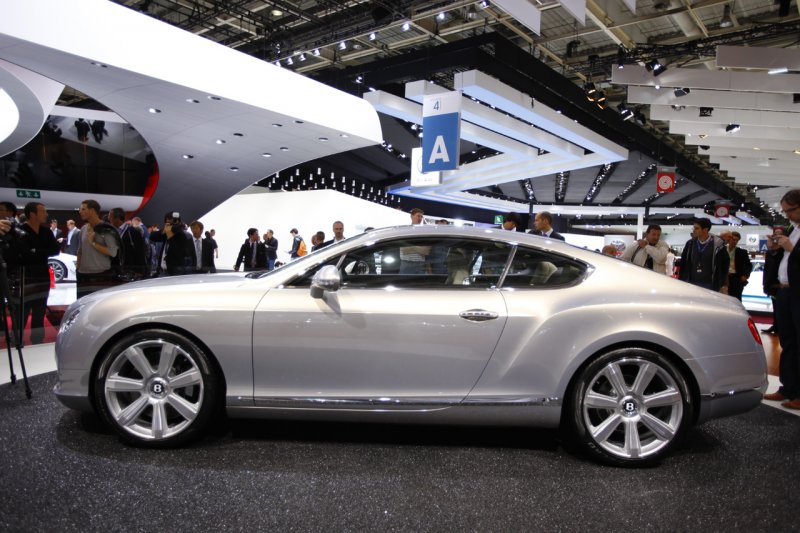 2011 Bentley Continental GT appeared in all its glory Paris 2010 Live