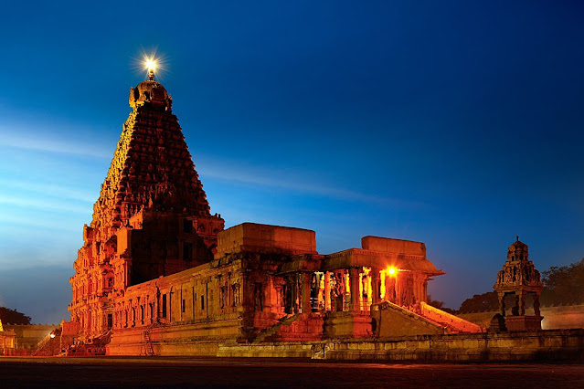 बृहदेश्वर मंदिर (Brihadeeswarar Temple)