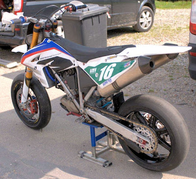 husqvarna 450 supermoto. A BMW G450x converted to