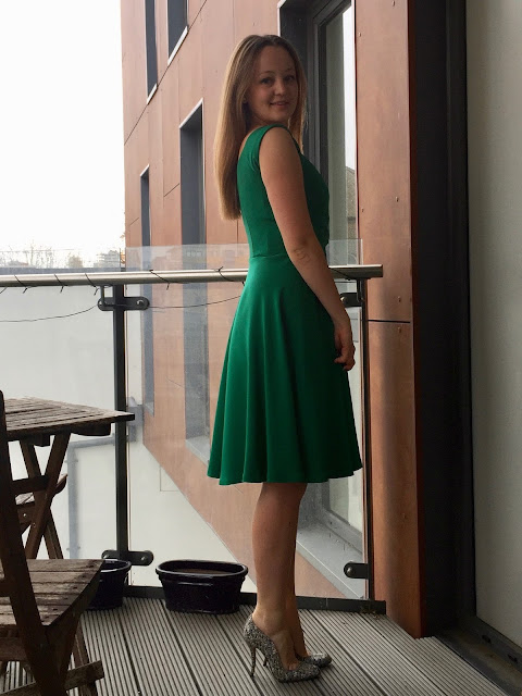 Diary of a Chain Stitcher: B5814 Gertie for Butterick Dress in Kelly Green Silk Crepe from Mood Fabrics