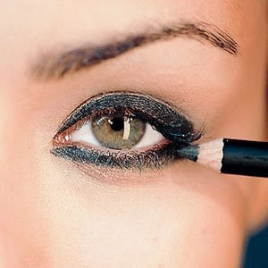 How to Apply Pencil Eyeliner