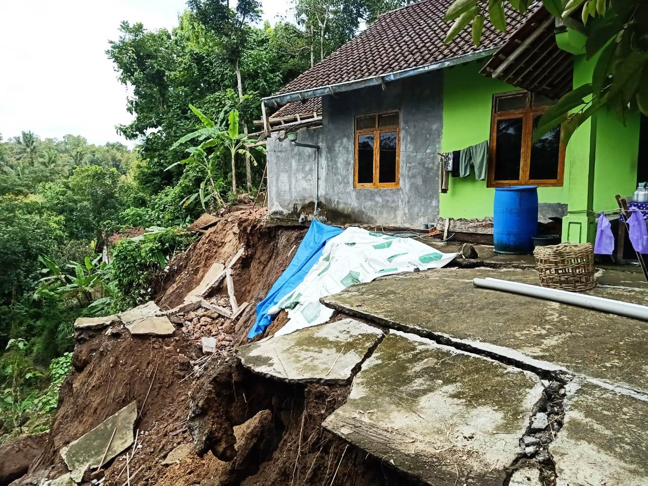 Curah Hujan Tinggi, Ganjar Perintahkan Daerah Rawan Bencana Siaga