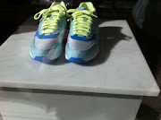 Completely into these Air Max 1 in bluelima, spotted at Nitty Gritty, . (photo blue citron nikes )