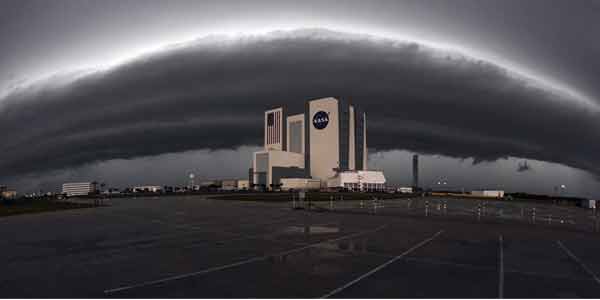 foto awan raksasa badai florida