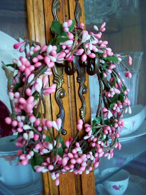A little pink berry wreath