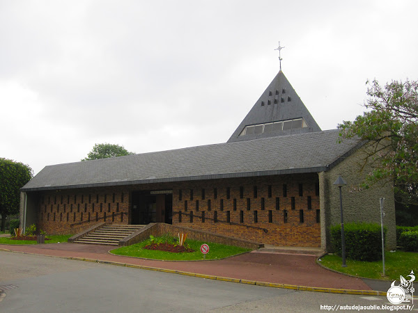 Saint-Fargeau-Ponthierry - Eglise Sainte-Marie  Architecte: Maurice Novarina  Vitraux: François Baron-Renouard  Construction: 1965 - 1966