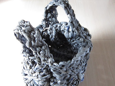 crochet, plarn, granny square, bag, finger crochet, recycle