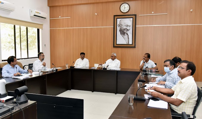मुख्यमंत्री ने बाढ़ पूर्व की तैयारियों एवं गंगा जल आपूर्ति योजना की समीक्षा की