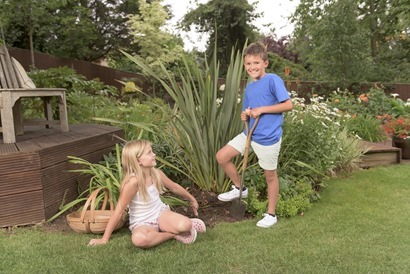 K&S Garden Life Tools - Children with Spade and Hand Tools