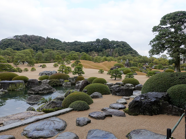 足立美術館の白砂青松庭
